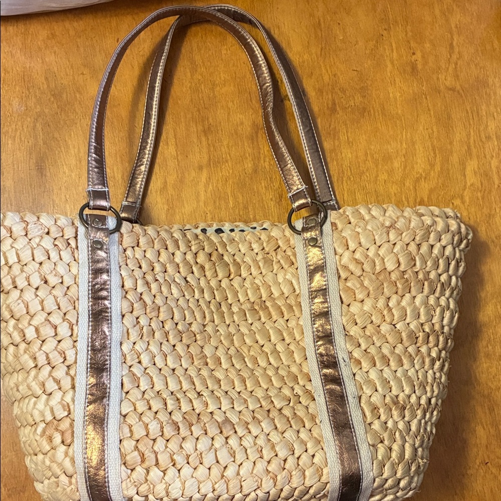 Elegant Lancôme Tan Woven Tote Bag 20 long 11 high. No inside zipper - Picture 3 of 7